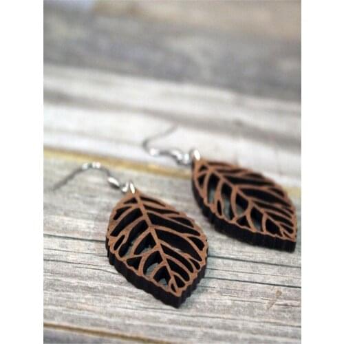 Wooden Earrings / Wooden Leaf Dangle Earrings / Bridesmaid Earrings / Leaf Earrings / Lightweight Nature Leaves from Wood