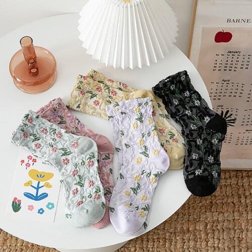 Harajuku Women Socks Cotton National Wind Flowers Autumn Winter Ladies Socks Warm Fashion hot Creative New Product High Quality