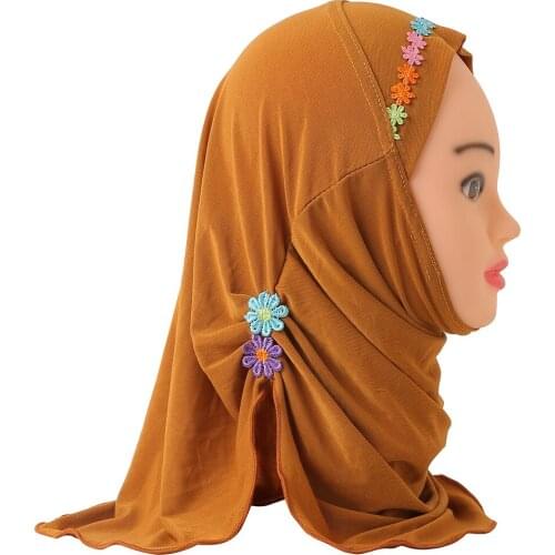 Beautiful small girl Al amira hijab with flowers fit 2-7 years old muslim kids pull on islamic scarf headscarf
