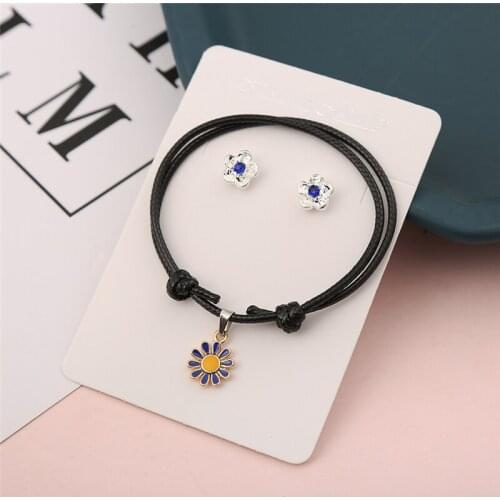 Fashion Jewelry Set 1 Bracelet and 1 Pair Earrings New Trendy Daisies Leather Bracelet Adjustable Cute Small Stud Earrings