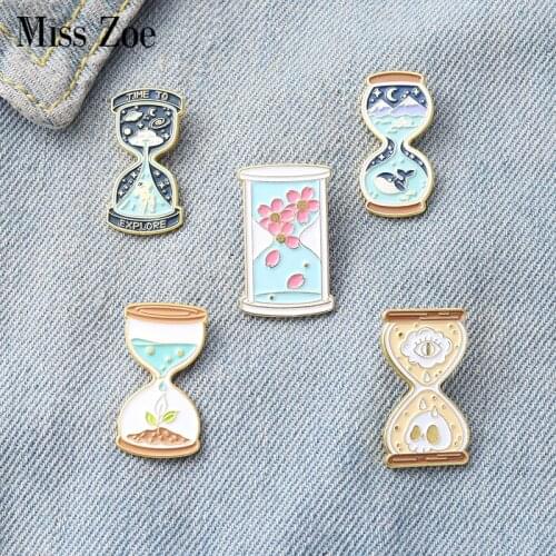 Hourglass Enamel Pins Custom Sakura Space Ocean Skull Brooch Lapel Badge Bag Cartoon Jewelry Gift for Kids Friends