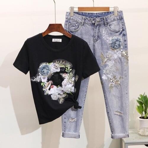 Cowboy Suit Female Summer 2021 Embroidered Three-dimensional Flower Bird Flower Short-sleeved T-shirt + Ripped Nine-point Jeans