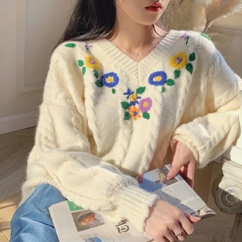 Winter Woman Sweaters Floral Embroidery V-Neck Long Sleeve Top Pullover for Women Knitted Sweaters Lazy Oaf Korean Clothing