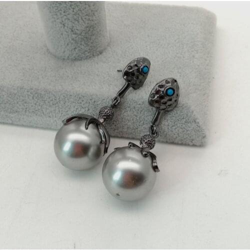 18mm Gray Sea Shell Pearl Gunmetal color plated Octopus Stud Earrings