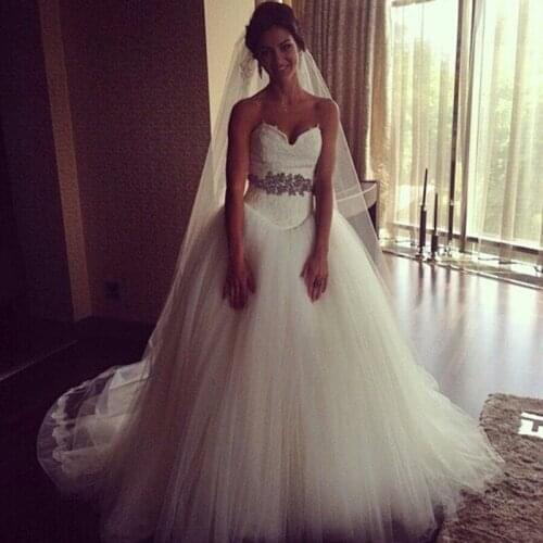 Sexy A Line Sweetheart Sleeveless Beaded Tulle Country Style Wedding Dresses Court Train wedding Bridal Gowns