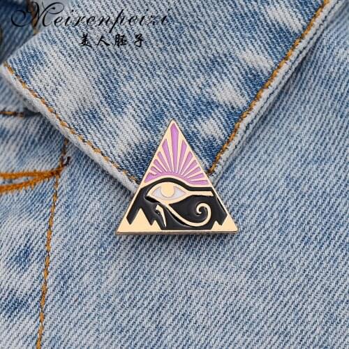 Meirenpeizi Eyeball Pin Horrific Japanese Anime Comic Black White Women face Enamel Brooch Bag Shirt Clothes Lapel Pin Badge