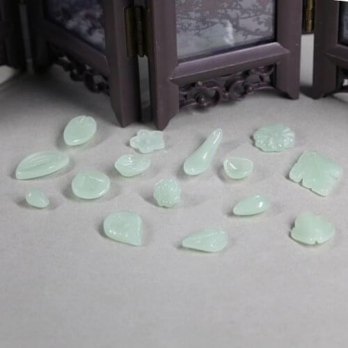 5-10pcs/lot Green Glass Petal Beads DIY Jewelry Handmade Craft Necklace Acceessories Jewelry Craft Supplis Clothes Craft