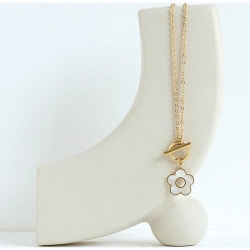 Flower Necklace OT Buckle Fashion New Trend Office Ladies Cute Accessories Charming Natural Shell Vintage Sweater Chain