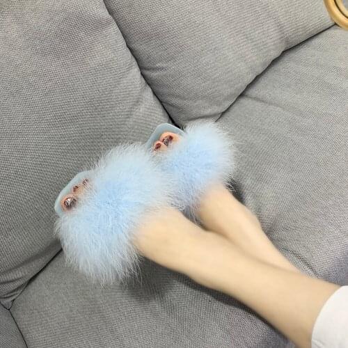 New Arrival Girl Luxury Fluffy Fur Slippers Ladies Indoor Warm Furry Fur Flip Flops Women Amazing Plush Fur Slides Wholesale Hot