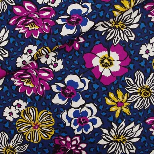 140cmx100cm Cotton Fabric - Flowers on blue background(021)