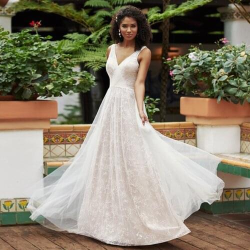 Elegant V-Neck Lace A Line Wedding Dresses Floor Length Appliques Boho Summer Beach Bridal Gowns robe mariage 2021