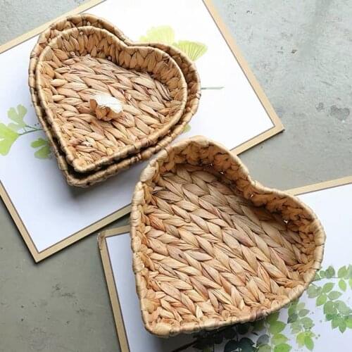 Heart Basket Tray Braided Seagrass Water Hyacinth Fruit Basket Candy Snack Snack Plate Cutlery Tray For Breakfast