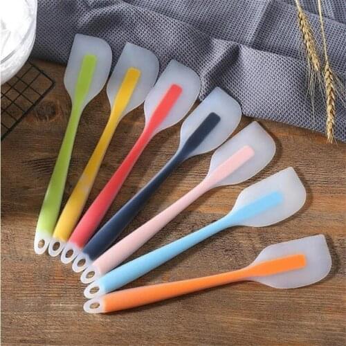 Silicone Cream Baking Scraper Non Stick Butter Spatula Cutter Chocolate Smoother Heat Resistant Kitchen Pastry Tools Scraper