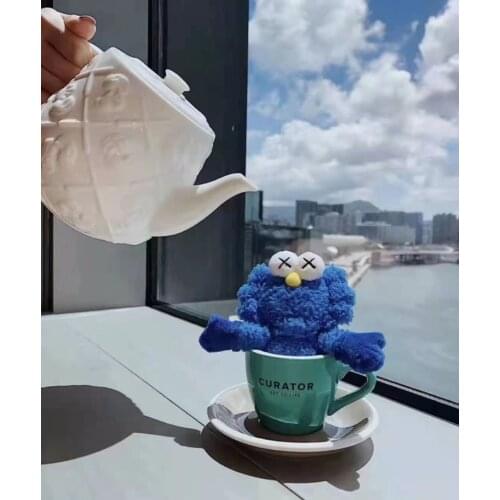 13.5x20.5x12.5cm white relief teapot