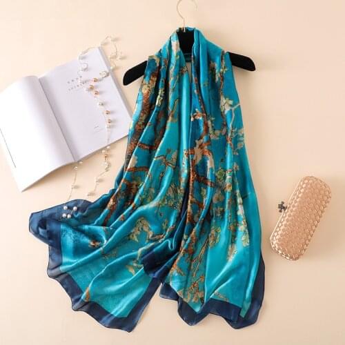 2021 Spring And Autumn New Elegant Atmosphere Sunscreen Silk Scarf Womens Long Printed Shawl Fashion Trend Sweet Warm Neck