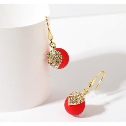 2021 Fashion New Earrings Temperament Bride Net Red Leaves Red Pearl Earrings Womens Clothing Manufacturer Sales Pendientes