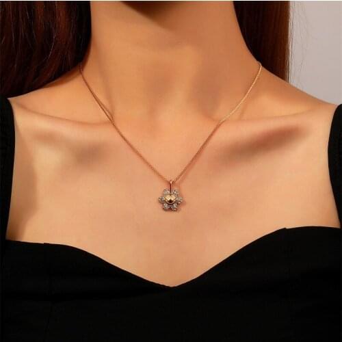 Origin Summer Shiny Cubic Zircon Sun Flower Pendant Necklace for Women Girls Delicate Metallic Smile Face Necklace Jewelry