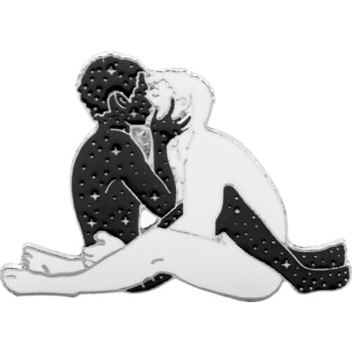 Enamel Pin Black White Lovers Kiss Metal Brooch Embrace lovers Shaped Badge Pins Woman Trendy Costume Jewelry Gift for Friends