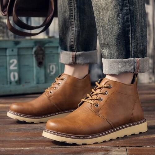 Mens High Top Work Casual Shoes Brand Outdoor Fashion Man Boots Thick Bottom Non-slip Martin Boots Zapatos zapatos de hombre