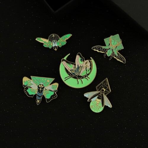 Enamel Pin Fluorescent Insect Brooch Luminous Moth Firefly Butterfly Pins Womens Brooches Backpack Badge Gifts for the New Year