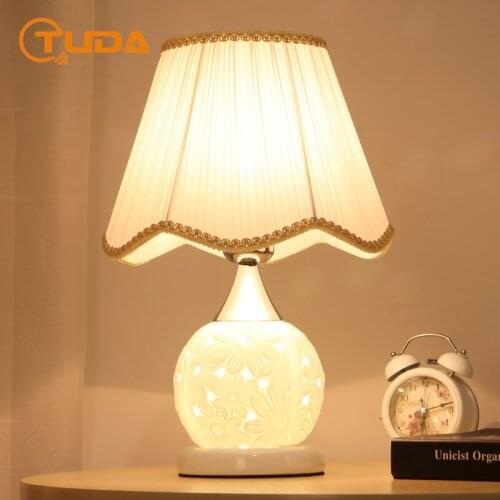 Free shipping Nordic Ins Girly Simplicity Modern Creative Ceramic Table Lamp for Bedroom Living Room Bedside Lamp LED Night Lamp