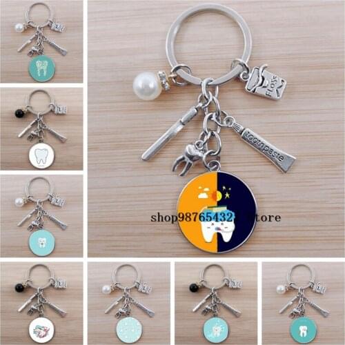 Creative cute cartoon tooth pattern dentist medal keychain children gift glass dome pendant key ring holiday party souvenir