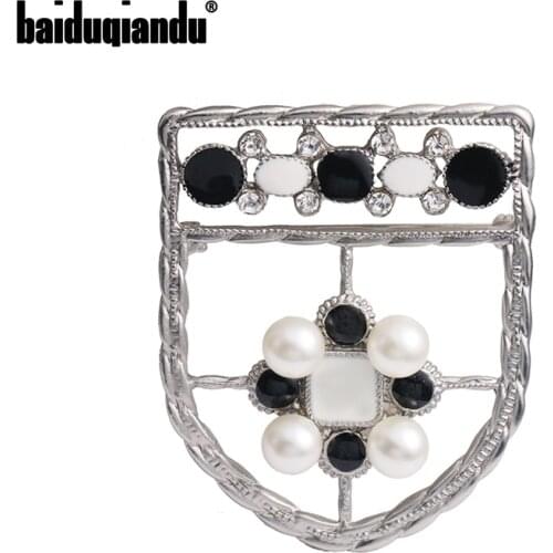 Baiduqiandu Brand New Arrival Simulated Pearls and Alloy Metal Vintage Shield Brooches Jewelry