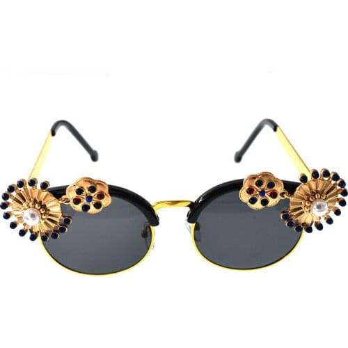 European Style Fashion Women Baroque Sunglasses Crystal Outdoor Decoration Sun Glasses Holiday Oversize Black Glasses