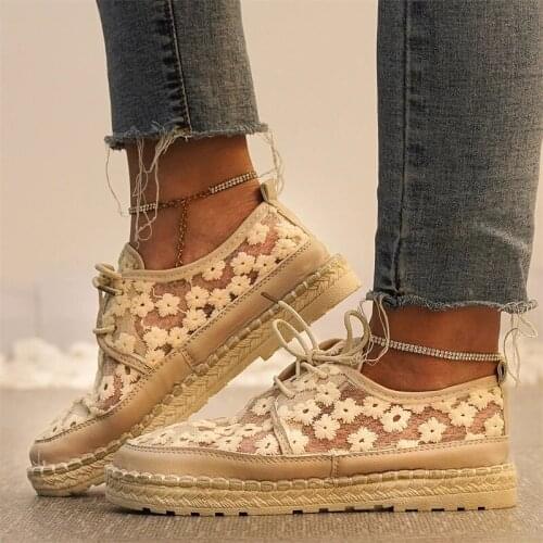 2020 Womens Vulcanized Shoes Summer Pastoral Style Mesh Lace Breathable Hollow Flowers Ladies Casual Shoes Flat Shoes