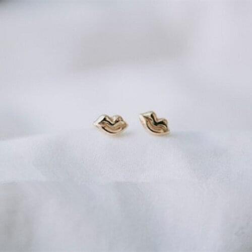 Fashion sexy small lip stud earrings