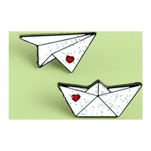 Paper Plane Boat Enamel Brooch Badge Bag Childrens Metal Pin Gift To Friends Jewelry Brooch Clothes Backpack Accessories