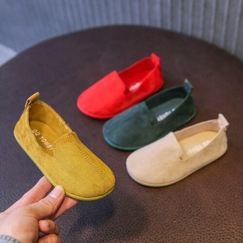 2021 New Childrens Fashion Soft Top Suede Flat Shoes Size 22-33 2021 Girls Red Light Shallow Mouth Casual Shoes Korean Boys