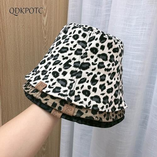 2021 Hat New Autumn Leopard Bucket Hats Fashion Personality Six Slices Patchwork Japan South Korea Casual Ladies Fan Cap QDKPOTC