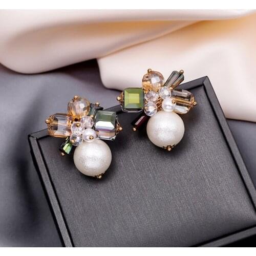 2021 Fashion Korean Version Of The New Earrings Wild Chain Pearl Crystal Flower Earrings Pendant Womens Clothing Manufacturers