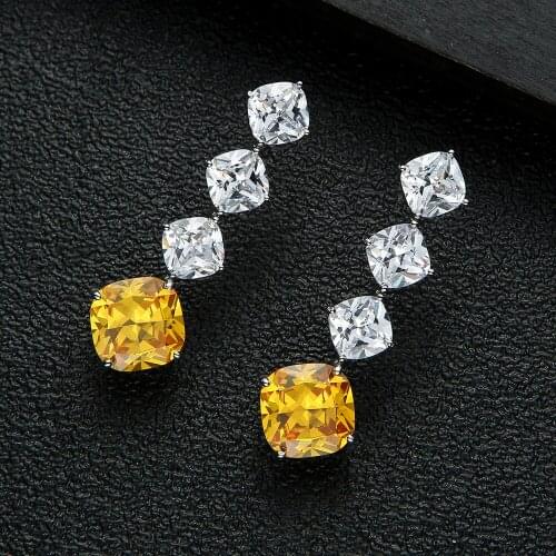 Hacarrie Dangle Earrings