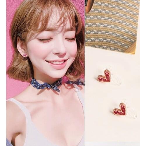 Female Temperament Korea Small Fresh Cold Wind Love Earrings Personality Simple Wild Charm Earrings Wholesale Sales Frida