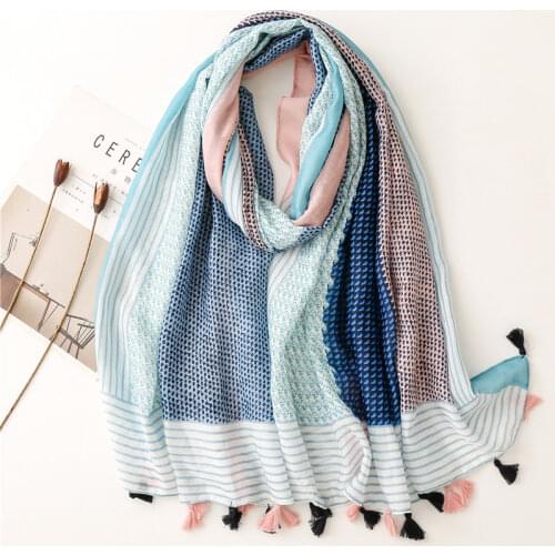 Autumn Winter Fashion African Ethnic Floral Tassel Cotton Shawl Scarf Women Print Warm Hijab and Wraps Turbans