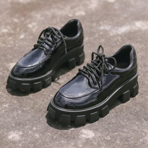 British Japanned leather oxford shoes women creepers flat platform plush shiny round toe lace up loafers muffins woman flats new