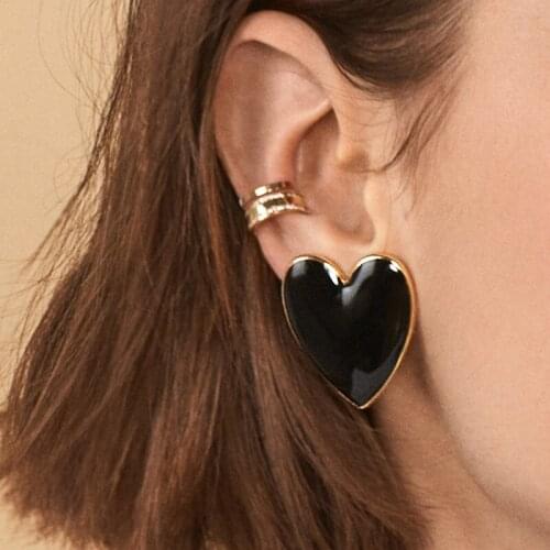 New Enameled Heart Shape Metal Stud Earring Black White Earrings Brincos Pendientes Jewelry for Women