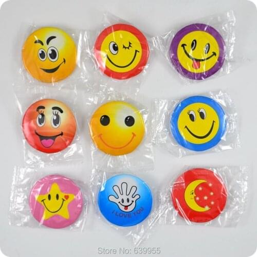 6x Cute Smile Face Badge 45mm Novelty Cartoon Backpack Accessories Girls Boys Children Party Gift Fashion Jewelry