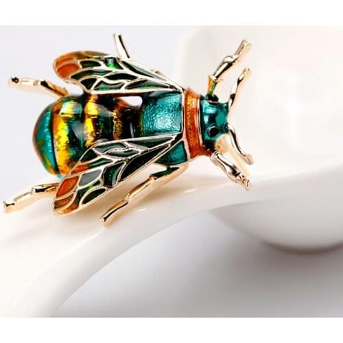 LUBOV Colorful Enamel Insect Brooch Pin Vivid Fly Design Brooch Exotic Personality Statement Women Costume Jewelry 2019 New