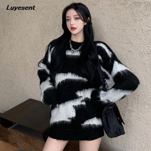 Gothic Women Knit Pullover Sweater Harajuku Street Lady Contrast Color Black White Thunder Sweaters Long Sleeve Stripe Jumpers