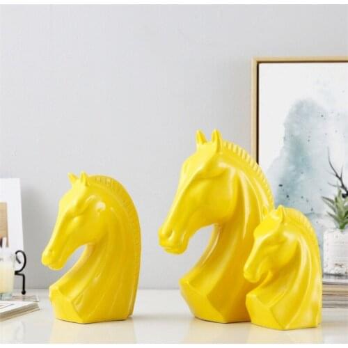 High Grade Ceramic Horse Statue Room Decor Desk Accessories Aesthetic Home Decor Fashion Room Decoration For Home Wedding Gift