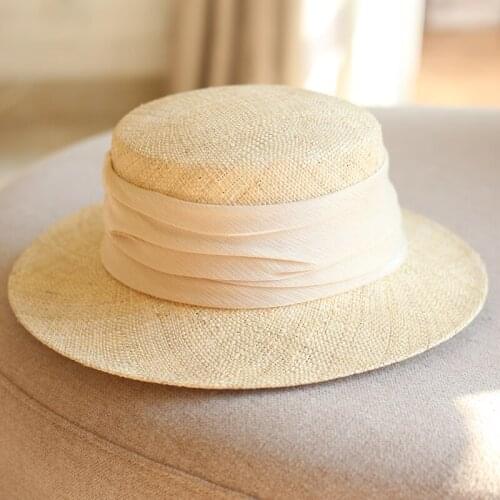 Japan Style Womens Grass Woven Flat Sun Hats Retro Classic Ladys Outdoor Hats with Silk Decor Casual Beach Hats Fashion Hats