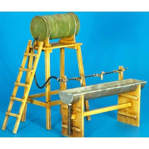 1:35 Scale Die-cast Resin War Scene Model Resin Multi-person Water Pipe And Water Tank Model 35842