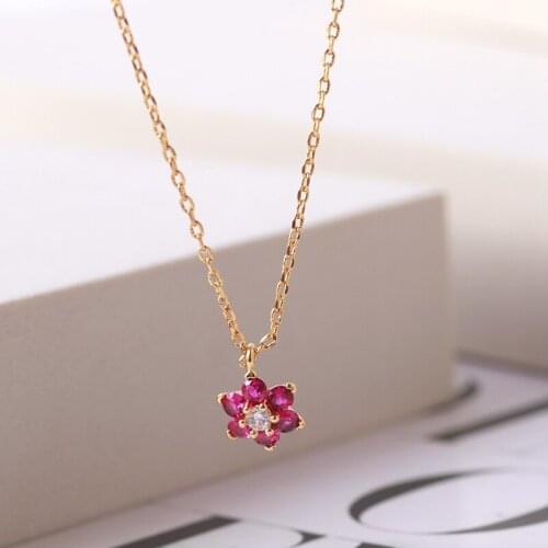 Small fresh and simple sweet temperament flower shape inlaid colorful small mini necklace clavicle chain