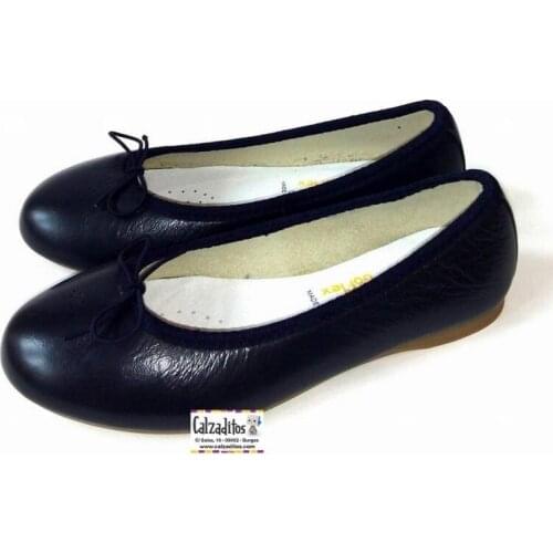 Flat in navy blue with bow detail al tone, Conguitos