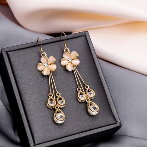 2021 New High Grade Sense Zircon Flower Tassel Earrings South Korean Temperament Fashion Web Celebrity Earrings Long Stud Women