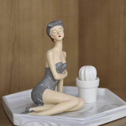 Nordic ins urban girl resin sculpture living room porch girl room desktop decoration office crafts wedding decoration figurines