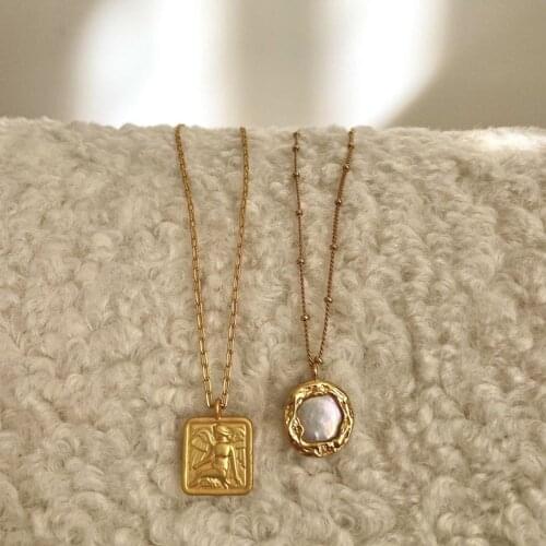 2020 Stainless Steel Jewelry for Girls 18K Gold Chains Angel Poached Egg Pendant With Natural Pearls Choker Necklaces for Women